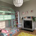 Spacious Georgian Apartment In City Centre
